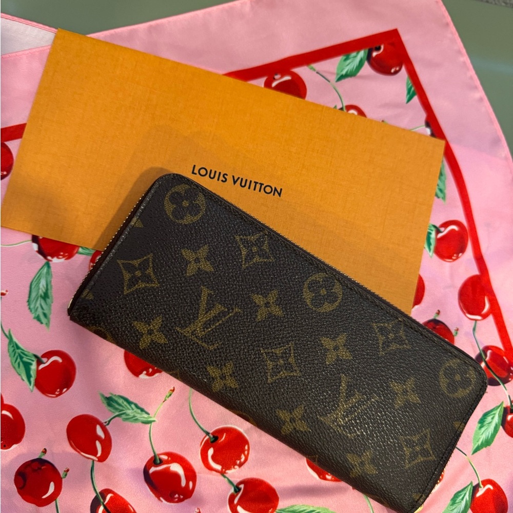 Louis Vuitton Brown Monogram Zippy Wallet